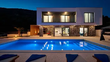 Coastal Retreat Villa with Pool in Lokva Rogoznica