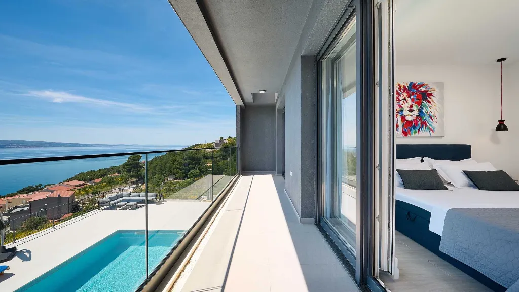Coastal Retreat Villa with Pool in Lokva Rogoznica
