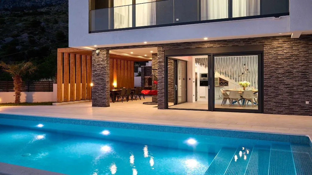 Coastal Retreat Villa with Pool in Lokva Rogoznica