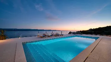 Coastal Retreat Villa with Pool in Lokva Rogoznica