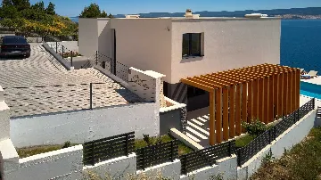 Coastal Retreat Villa with Pool in Lokva Rogoznica