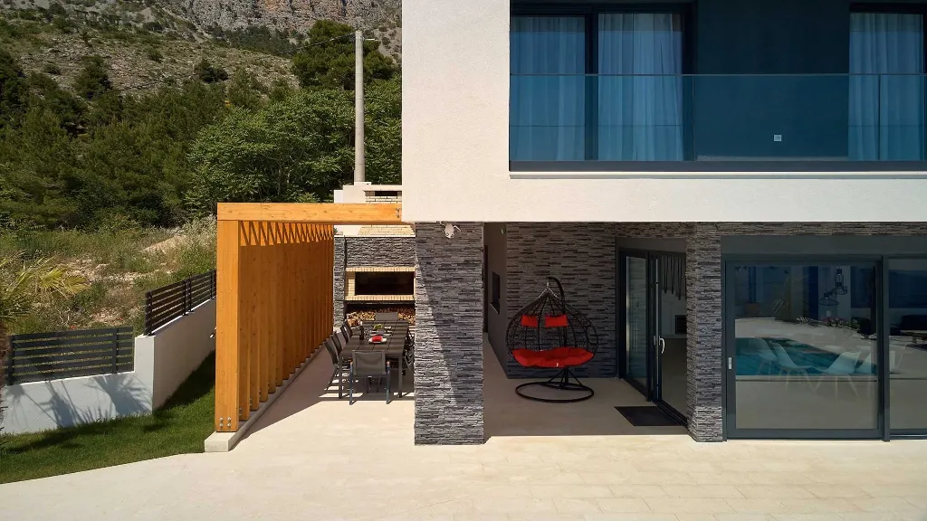 Coastal Retreat Villa with Pool in Lokva Rogoznica