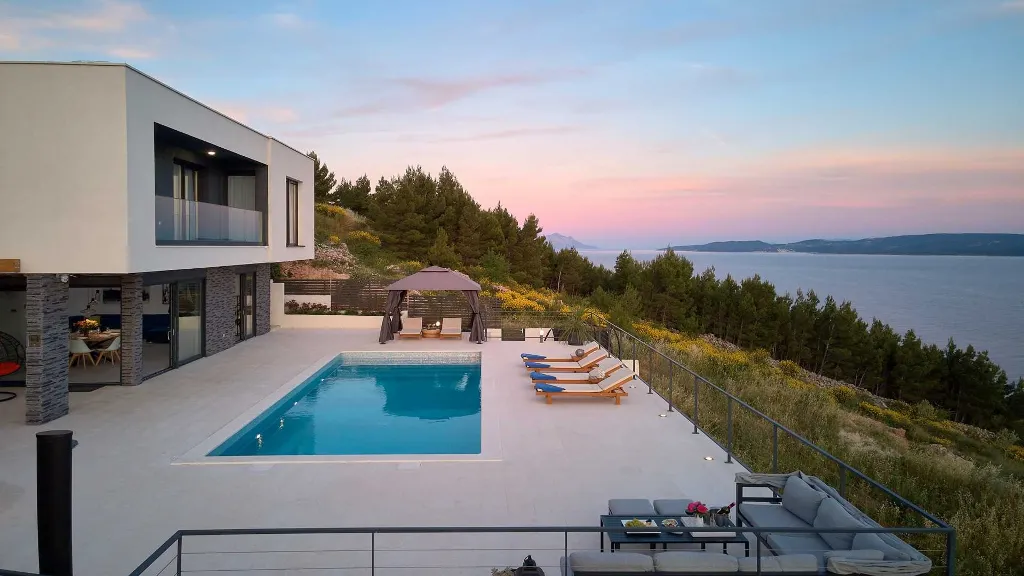 Coastal Retreat Villa with Pool in Lokva Rogoznica