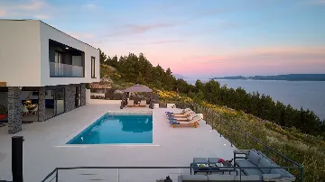 Coastal Retreat Villa with Pool in Lokva Rogoznica