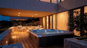 Modern 3-Bedroom Villa in Žrnovo for 6