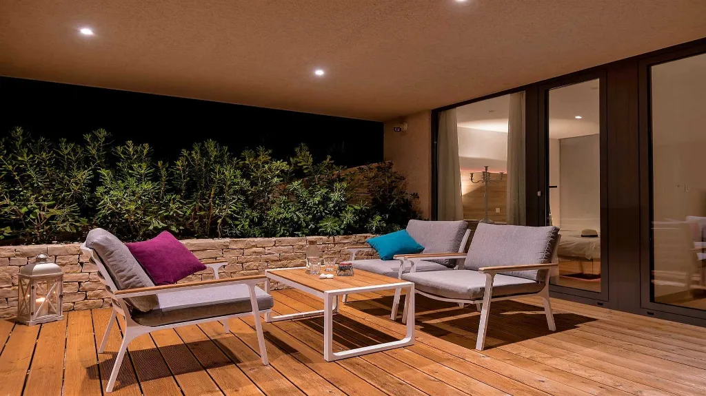 Modern 3-Bedroom Villa in Žrnovo for 6