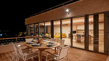 Modern 3-Bedroom Villa in Žrnovo for 6