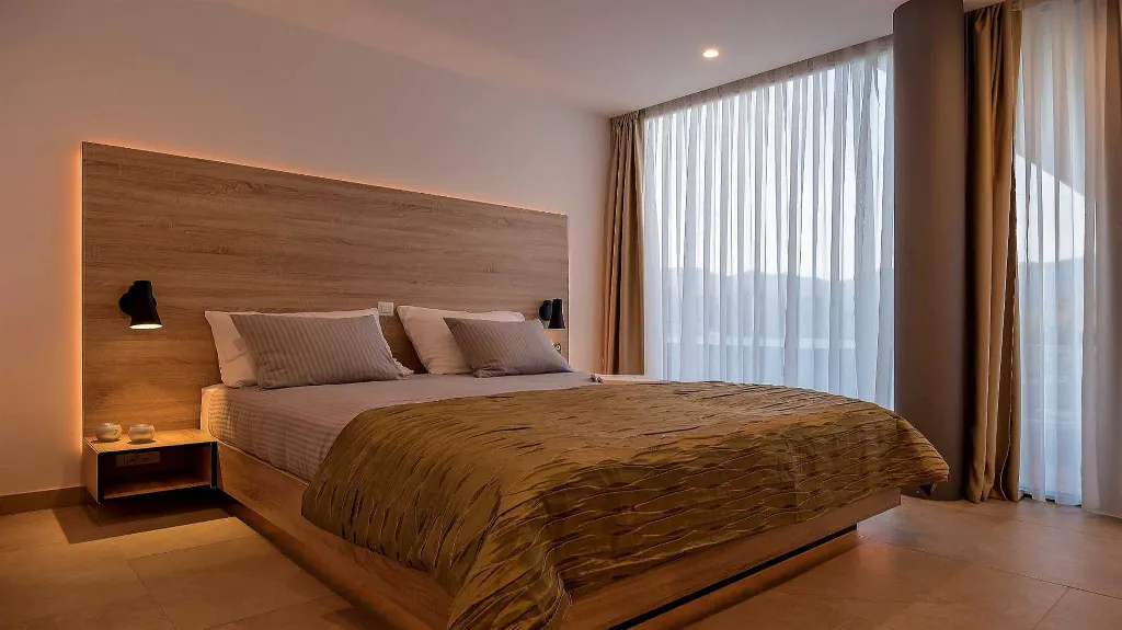 Modern 3-Bedroom Villa in Žrnovo for 6