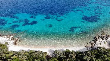 Modern Villa in Žrnovo for 6 Guests