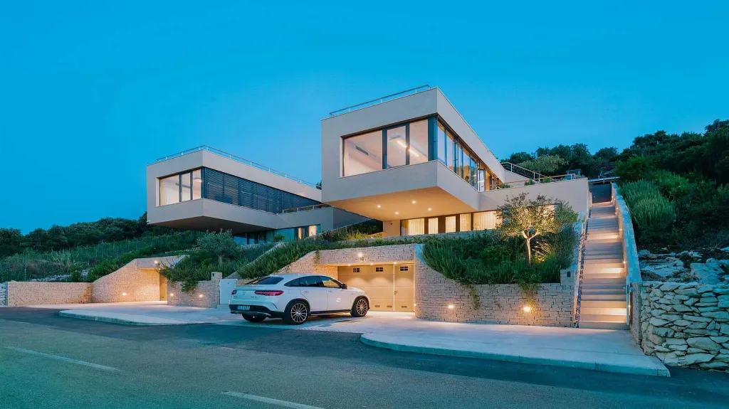 Modern Villa in Žrnovo for 6 Guests