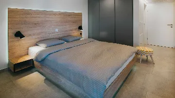 Modern Villa in Žrnovo for 6 Guests