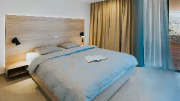 Modern Villa in Žrnovo for 6 Guests