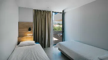 Modern Villa in Žrnovo for 6 Guests