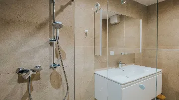 Modern Villa in Žrnovo for 6 Guests