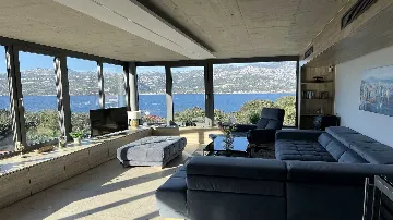 Modern Villa in Žrnovo for 6 Guests