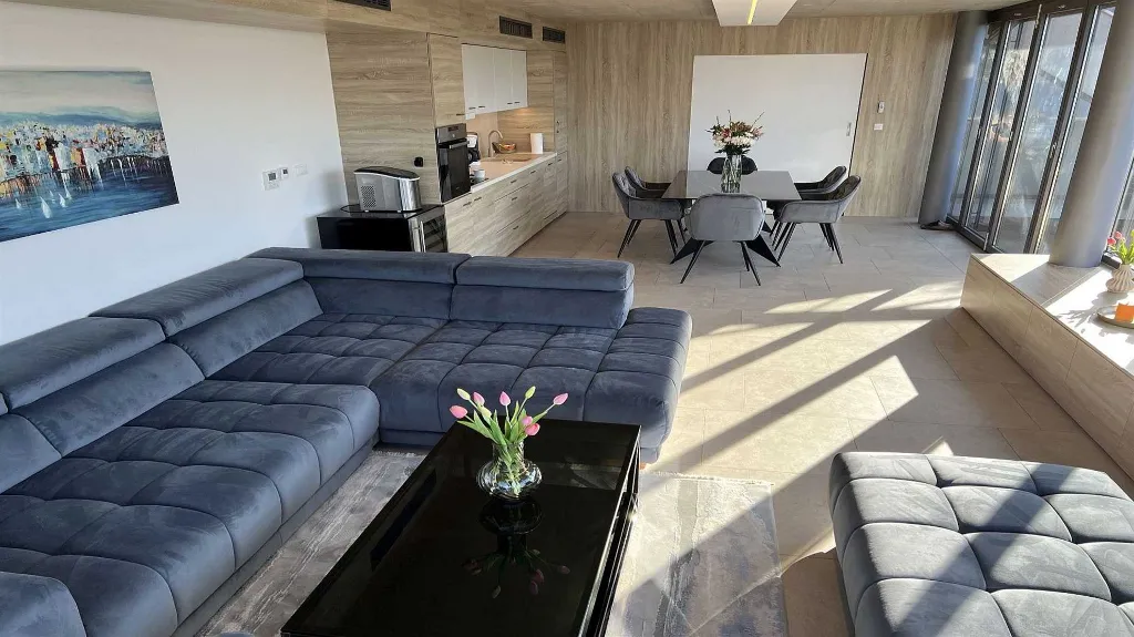 Villa with Infinity Rooftop Pools in Žrnovo