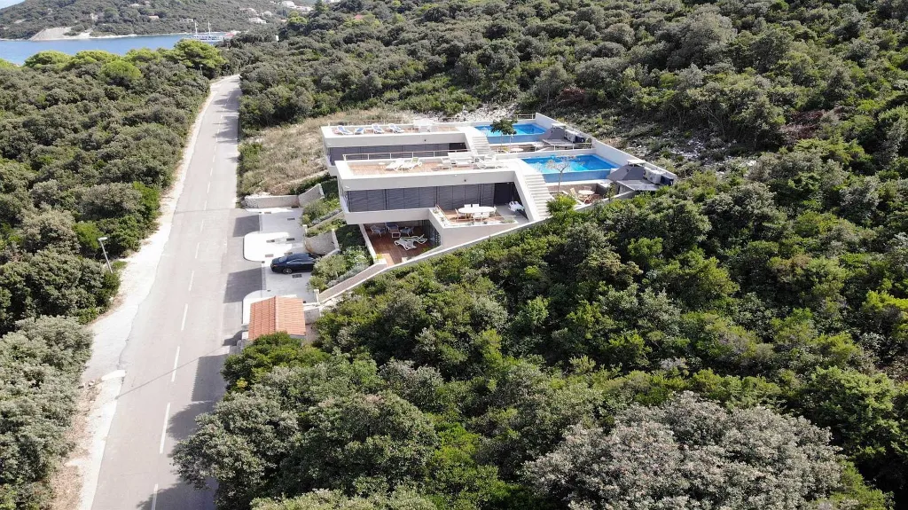 Villa with Infinity Rooftop Pools in Žrnovo