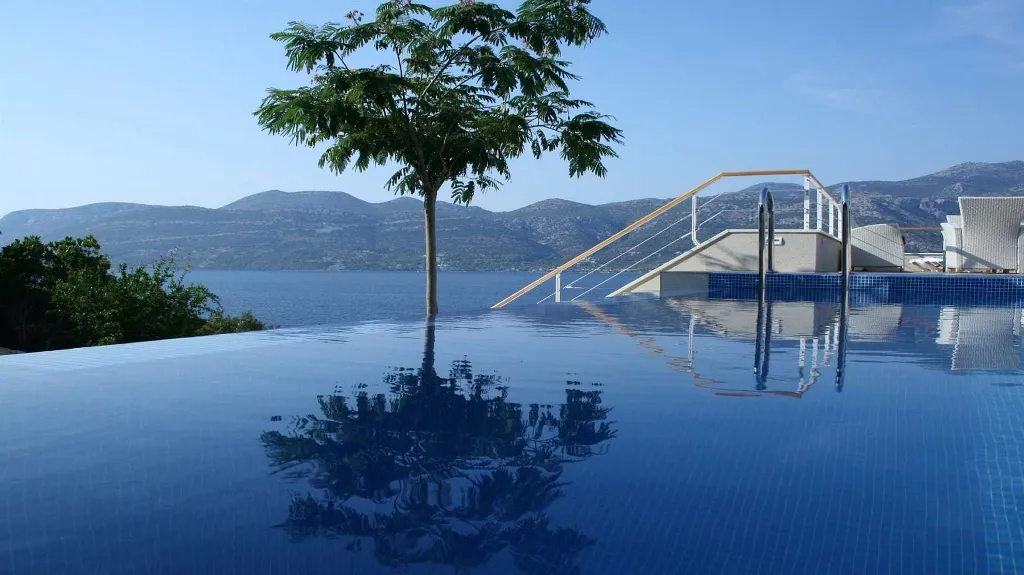 Villa with Infinity Rooftop Pools in Žrnovo