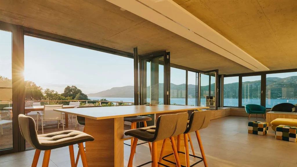 Villa with Infinity Rooftop Pools in Žrnovo