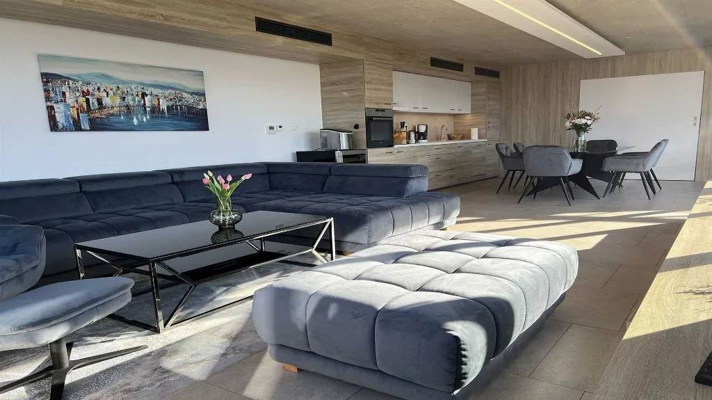 Villa with Infinity Rooftop Pools in Žrnovo