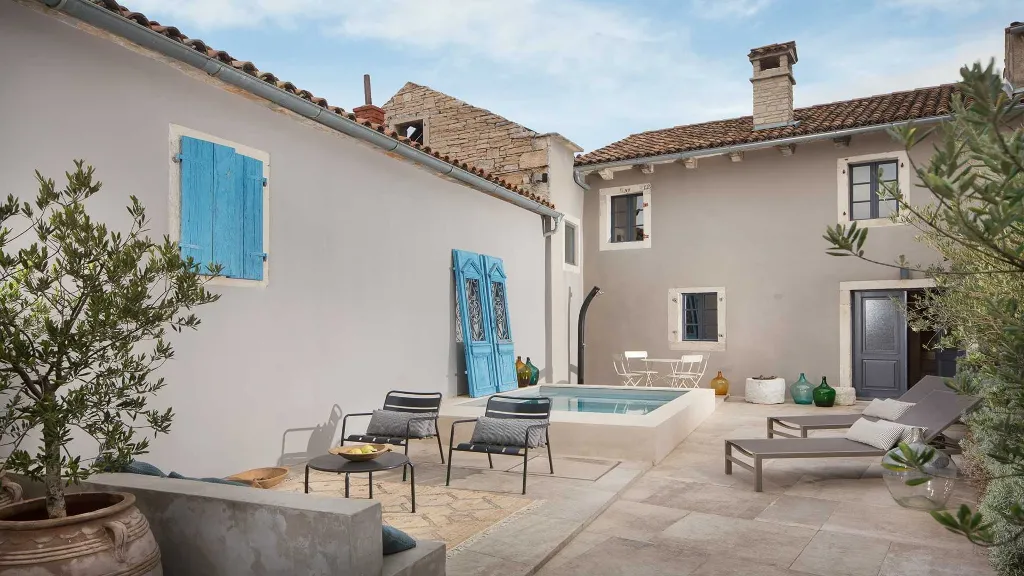 2-Bedroom Villa with Pool in Tinjan