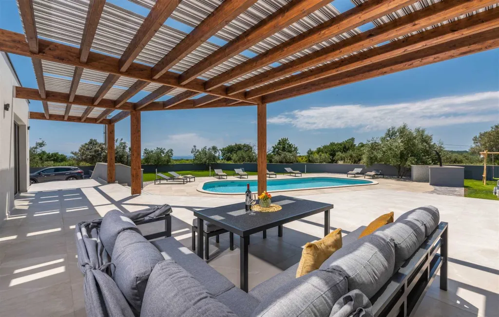 Contemporary Pool Villa Retreat in Krnica