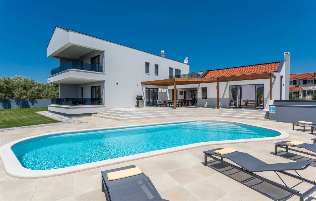 Contemporary Pool Villa Retreat in Krnica