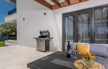 Contemporary Pool Villa Retreat in Krnica