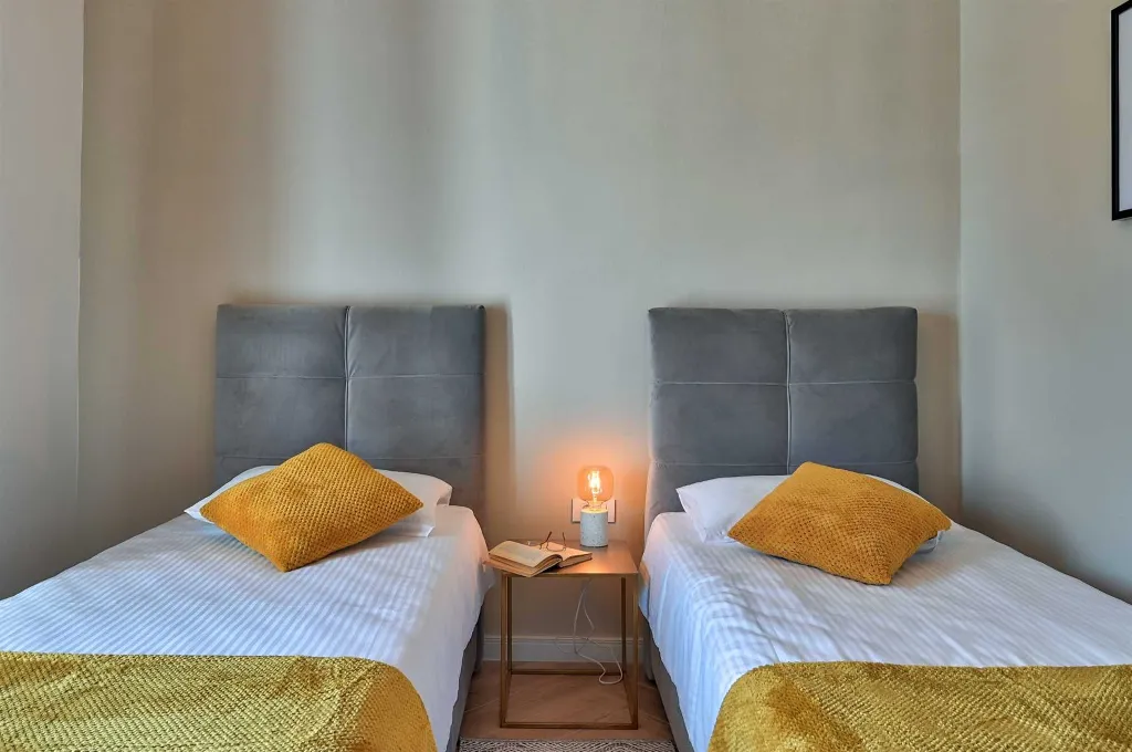 Traditional 4-Bedroom Villa in Pula for Up to 9