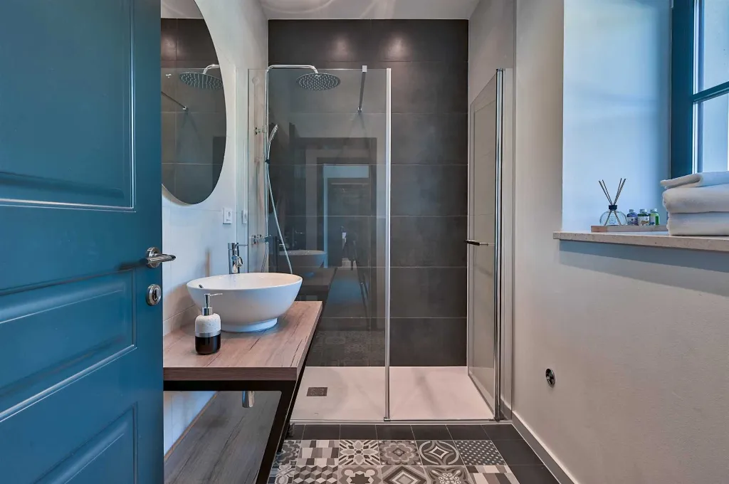 Traditional 4-Bedroom Villa in Pula for Up to 9