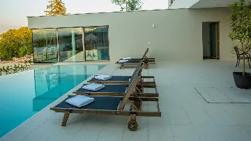 Spacious Villa in Zmijavci with Sports Courts