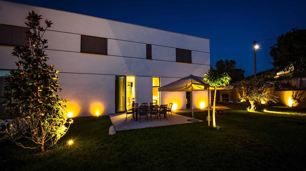 Spacious Villa in Zmijavci with Sports Courts