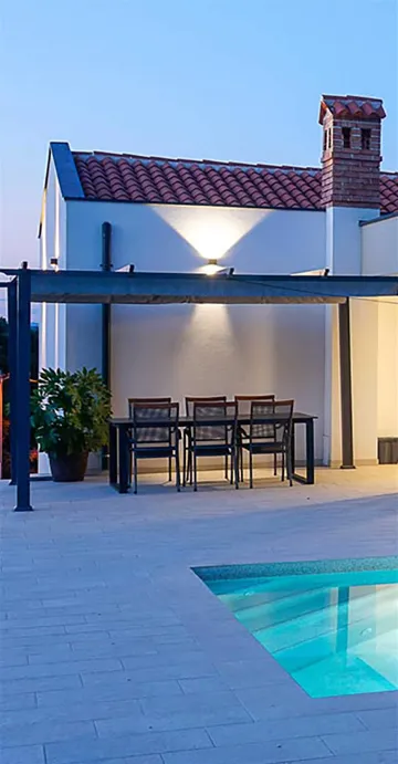 3-Bedroom Villa with Pool in Pula for 6 Guests