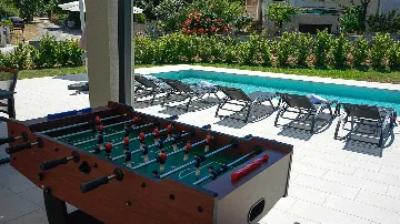 3-Bedroom Villa with Pool in Pula for 6 Guests