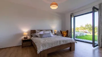 3-Bedroom Villa with Pool in Pula for 6 Guests