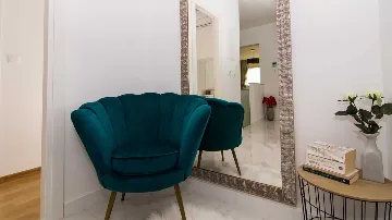 Podstrana Villa for Up to 7 Guests with Heated Pool