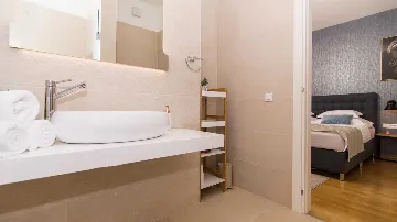 Podstrana Villa for Up to 7 Guests with Heated Pool