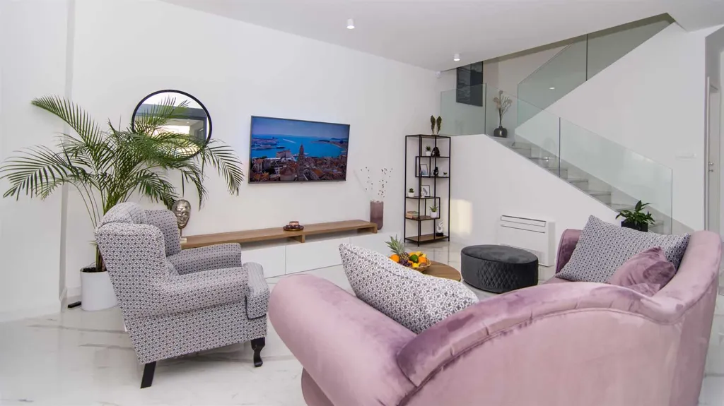 Podstrana Villa for Up to 7 Guests with Heated Pool
