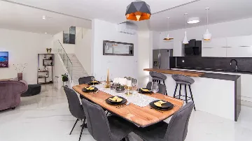 Podstrana Villa for Up to 7 Guests with Heated Pool