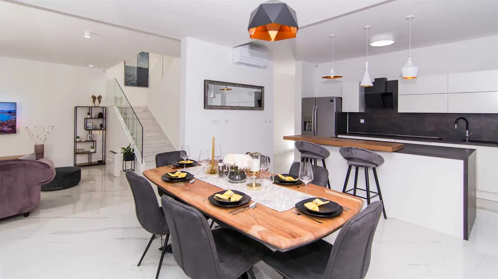Podstrana Villa for Up to 7 Guests with Heated Pool