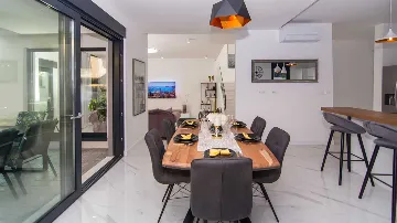 Podstrana Villa for Up to 7 Guests with Heated Pool