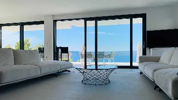 Pet-Friendly Villa with Heated Infinity Pool in Brela