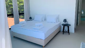 Pet-Friendly Villa with Heated Infinity Pool in Brela