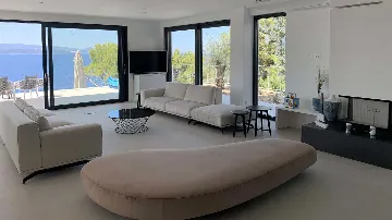 Pet-Friendly Villa with Heated Infinity Pool in Brela