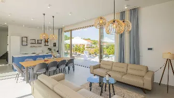 Modern Villa with Heated Outdoor Pool in Zmijavci