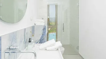 Modern Villa with Heated Outdoor Pool in Zmijavci