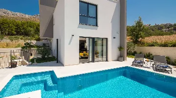 Podstrana Villa with Outdoor Pool for Up to 10 Guests