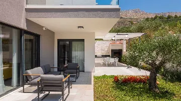 Podstrana Villa with Outdoor Pool for Up to 10 Guests