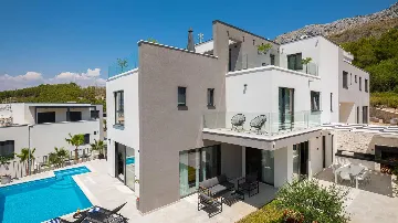 Podstrana Villa with Outdoor Pool for Up to 10 Guests