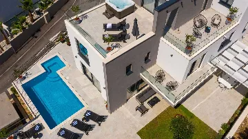 Podstrana Villa with Outdoor Pool for Up to 10 Guests